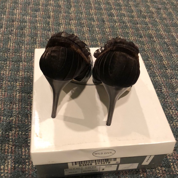 Wild Diva brown satin stilettos NIB. - Picture 4 of 7